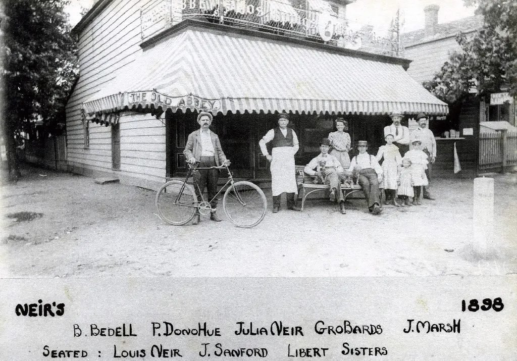 טברנת נירס בצילום משנת 1898